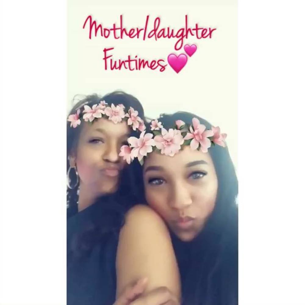 Meet your Posher, Felisia